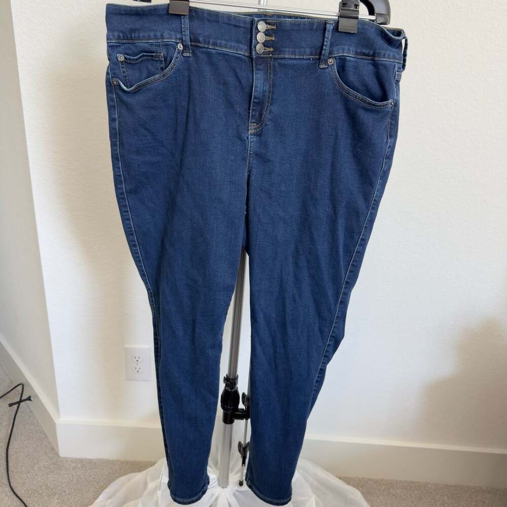 Torrid Jeggings Super Soft Size 22S Blue Denim High Rise Triple Button